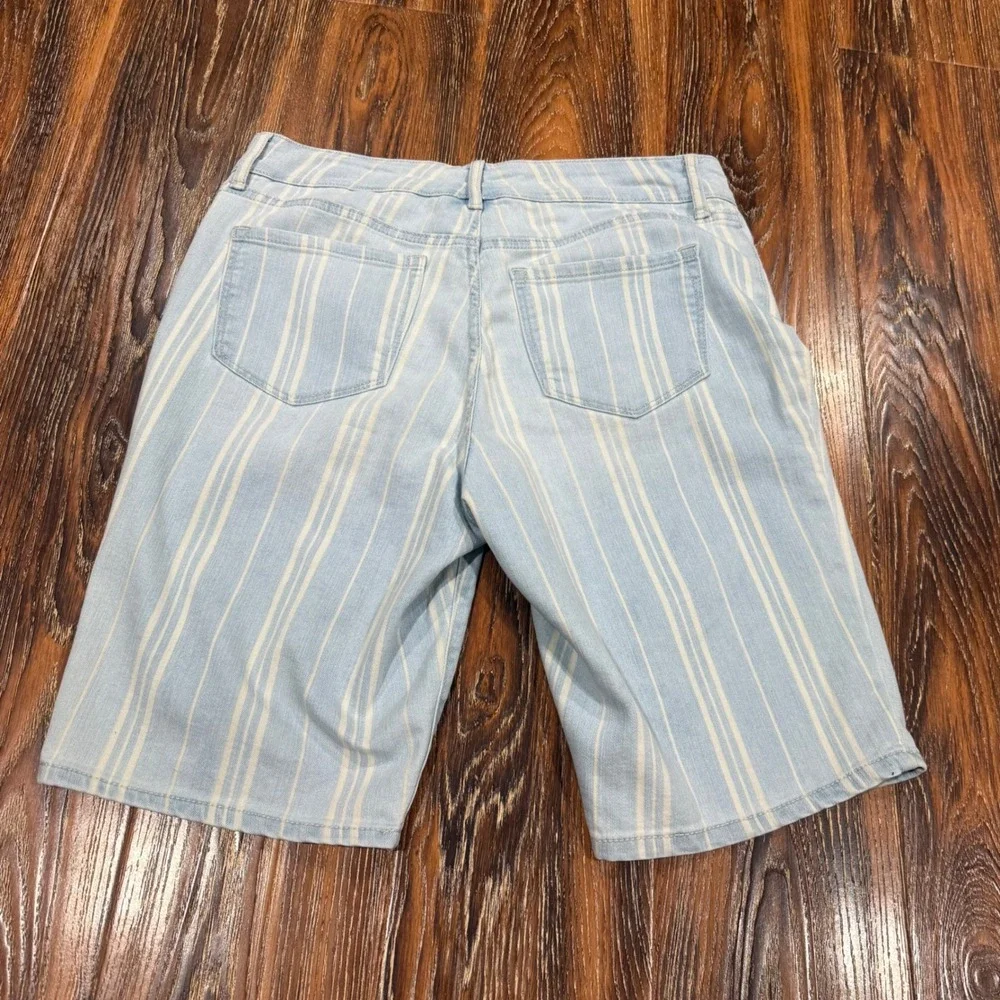 Vintage America 6/28 Boho Bermuda Shorts Womens Light Blue White Striped Denim